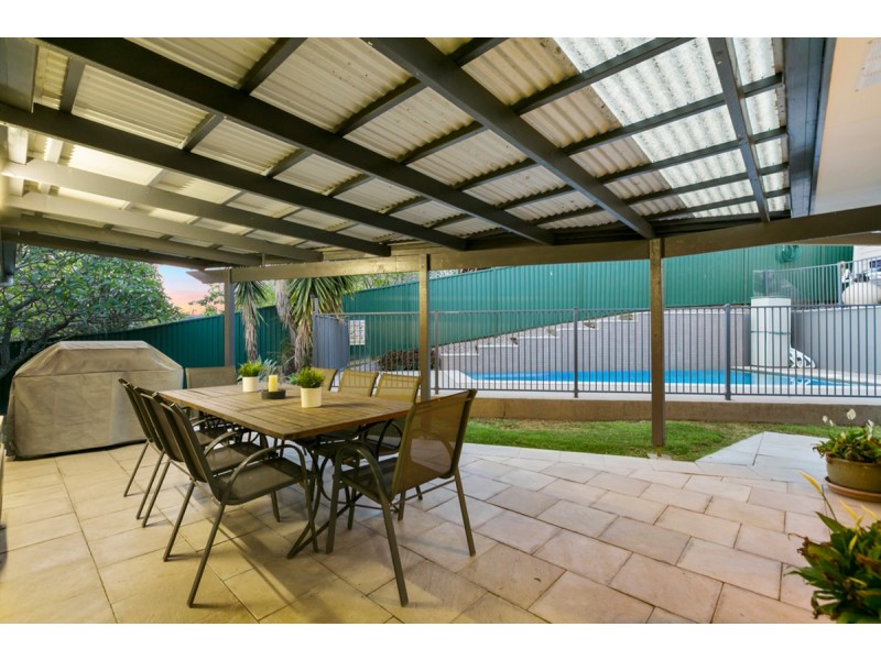 4 Kittani Crescent, Ashmore QLD 4214