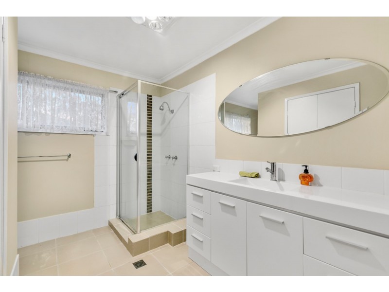 4 Kittani Crescent, Ashmore QLD 4214