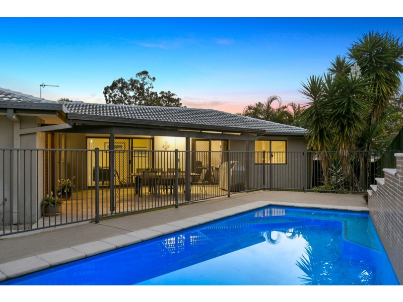 4 Kittani Crescent, Ashmore QLD 4214