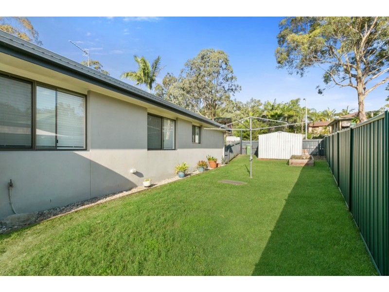 4 Kittani Crescent, Ashmore QLD 4214