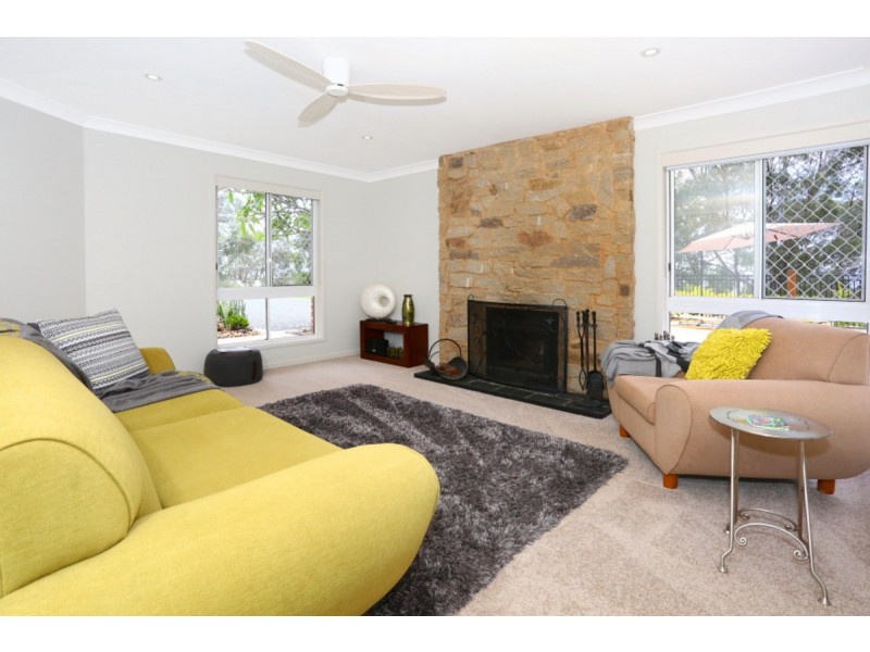 19 Pemberton Close, Mount Nathan QLD 4211