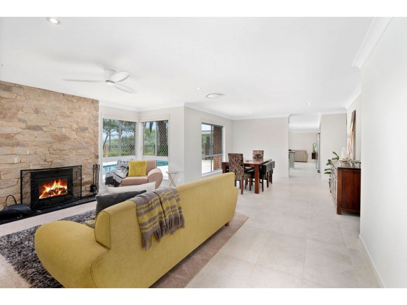 19 Pemberton Close, Mount Nathan QLD 4211
