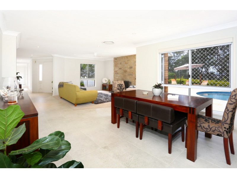 19 Pemberton Close, Mount Nathan QLD 4211