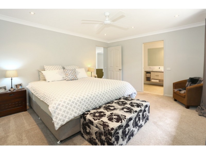 19 Pemberton Close, Mount Nathan QLD 4211