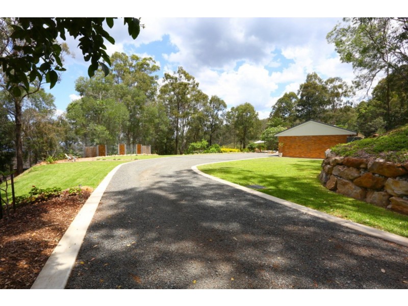 19 Pemberton Close, Mount Nathan QLD 4211