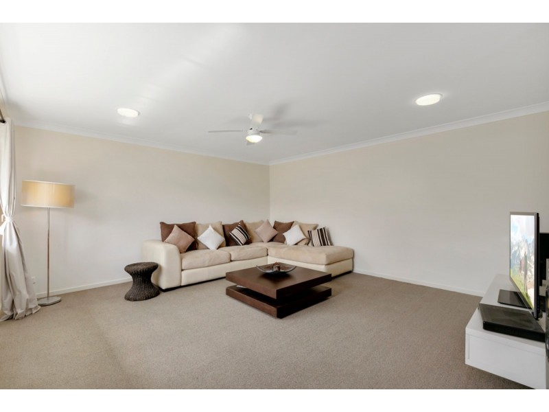 13 Tangerine Row, Ashmore QLD 4214