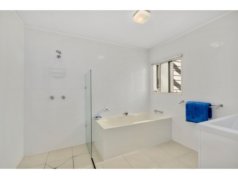 13 Tangerine Row, Ashmore QLD 4214