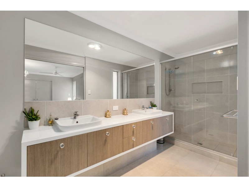 22 Meander Court, Ormeau Hills QLD 4208
