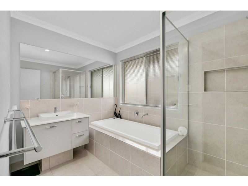 22 Meander Court, Ormeau Hills QLD 4208