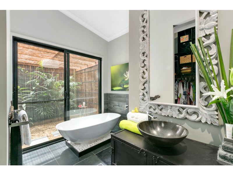 2D Latimers Crossing, Gilston QLD 4211