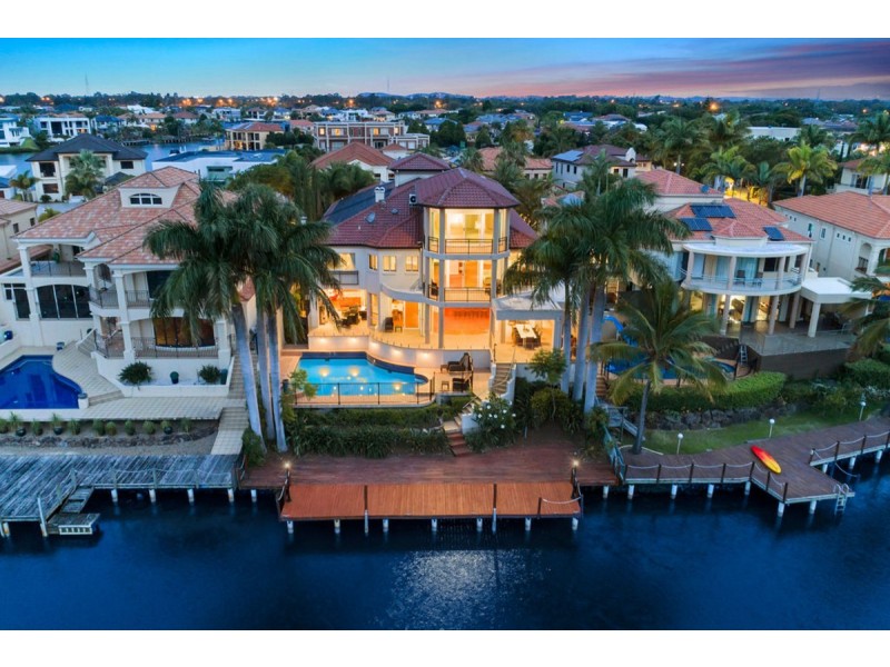 37 Istana View, Clear Island Waters QLD 4226