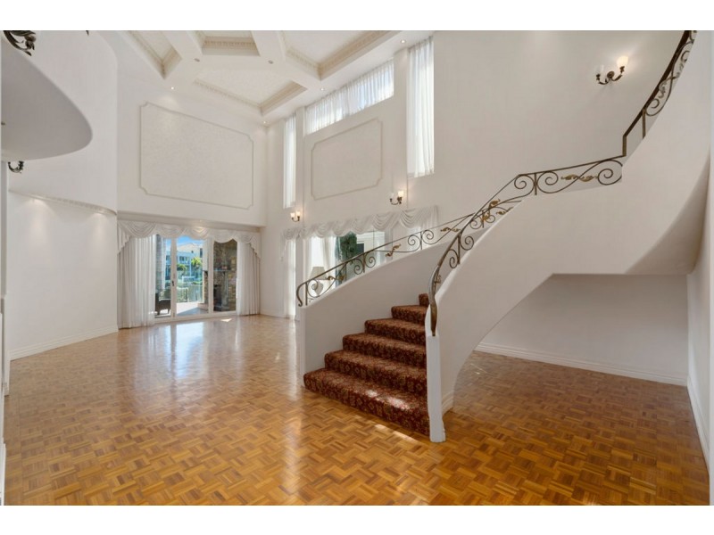 37 Istana View, Clear Island Waters QLD 4226