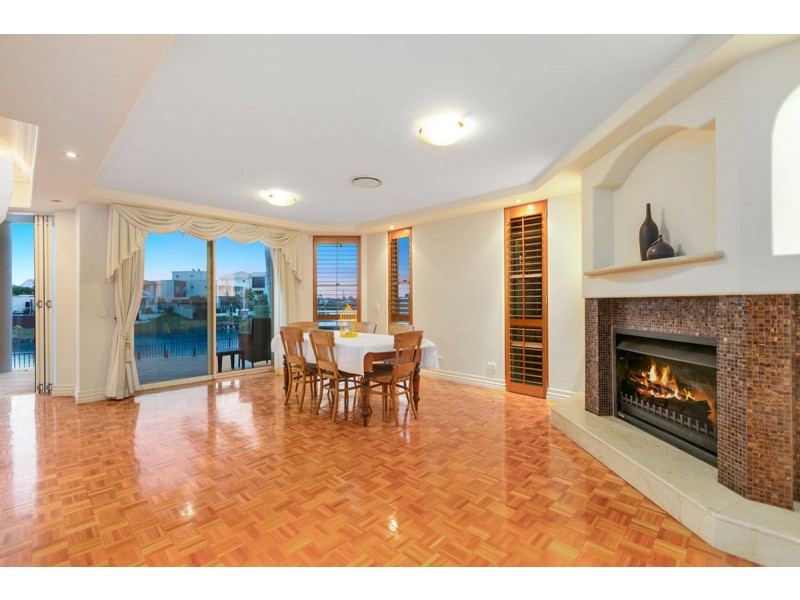 37 Istana View, Clear Island Waters QLD 4226