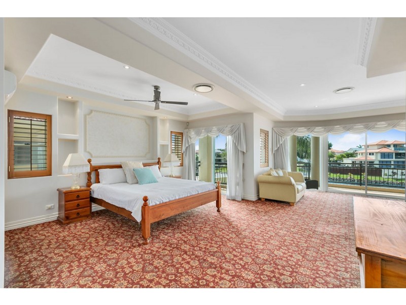 37 Istana View, Clear Island Waters QLD 4226