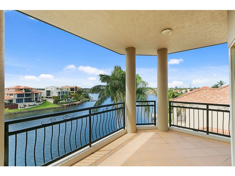 37 Istana View, Clear Island Waters QLD 4226