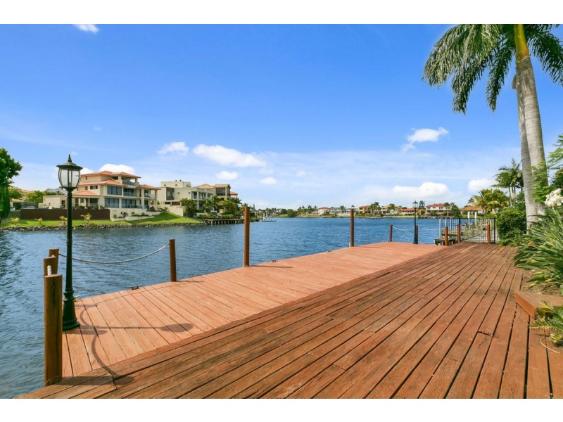 37 Istana View, Clear Island Waters QLD 4226