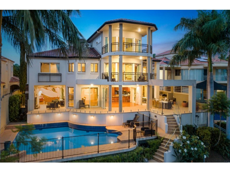 37 Istana View, Clear Island Waters QLD 4226