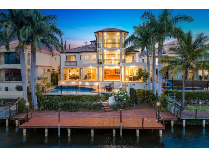 37 Istana View, Clear Island Waters QLD 4226