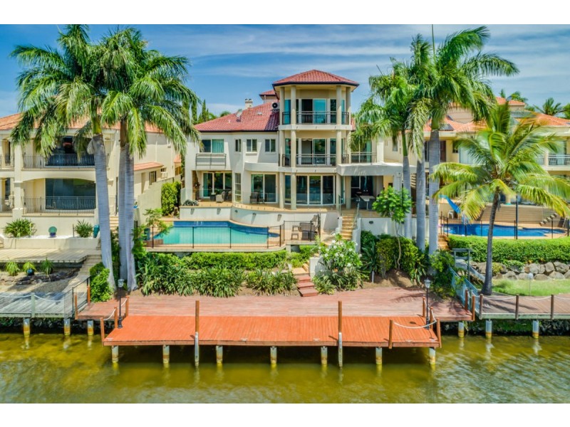 37 Istana View, Clear Island Waters QLD 4226