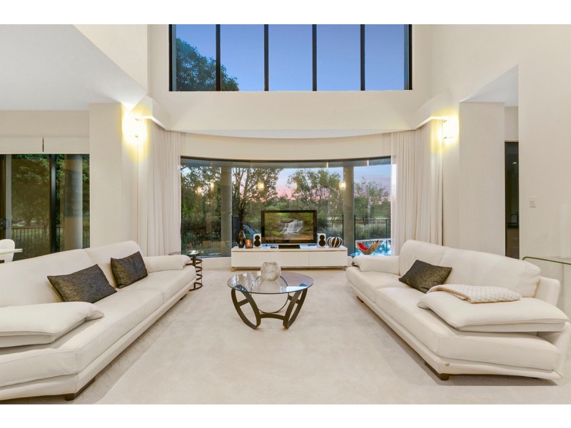 27 Lakelands Drive, Merrimac QLD 4226