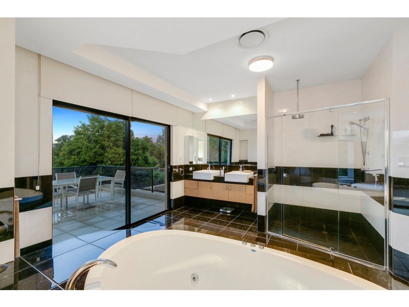 27 Lakelands Drive, Merrimac QLD 4226