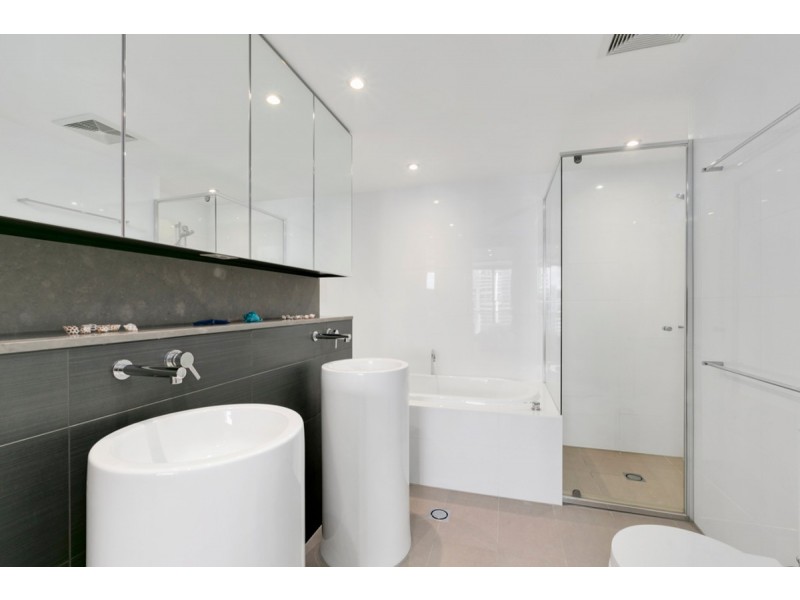 2107/1 Oracle Boulevard, Broadbeach QLD 4218