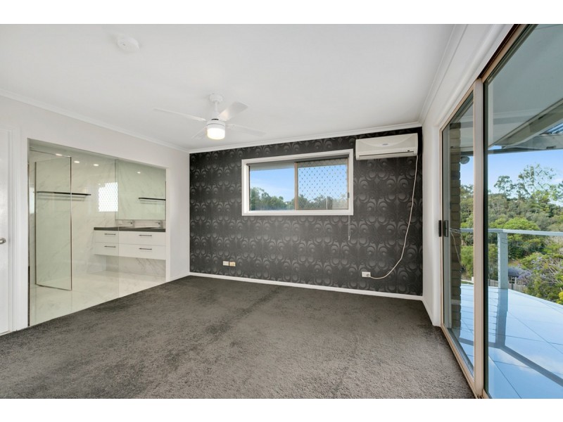 2/16B Lochinvar Court, Highland Park QLD 4211