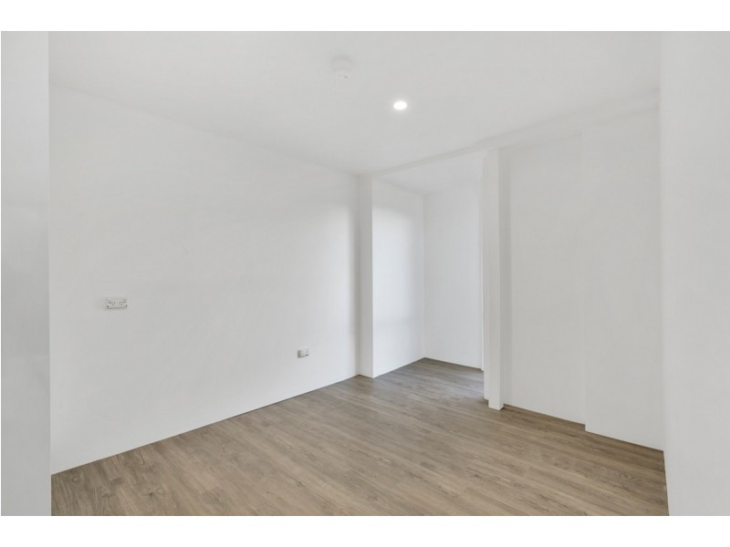 2/16B Lochinvar Court, Highland Park QLD 4211