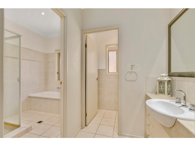 20 Tara Vista Boulevard, Highland Park QLD 4211