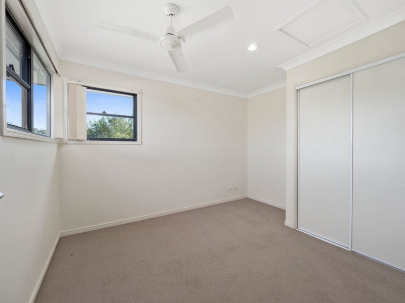 2/2 Moss Terrace, Pimpama QLD 4209