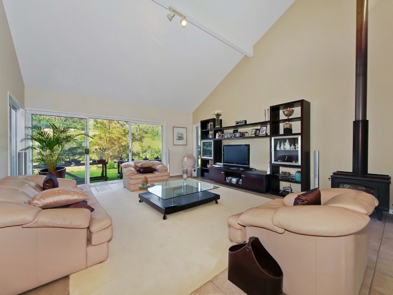 1060 Tamborine-Oxenford Road, Wongawallan QLD 4210