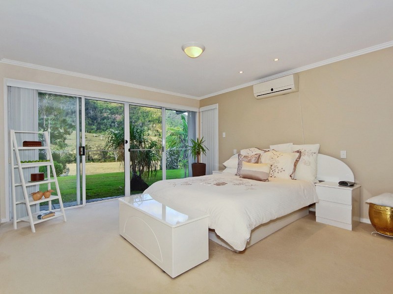 1060 Tamborine-Oxenford Road, Wongawallan QLD 4210