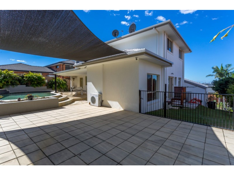 9 Renfrew Drive, Highland Park QLD 4211