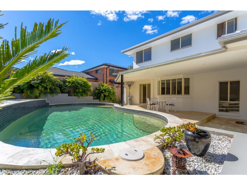 9 Renfrew Drive, Highland Park QLD 4211