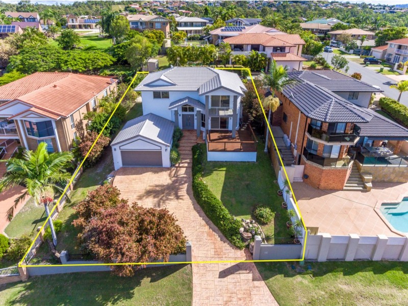 9 Renfrew Drive, Highland Park QLD 4211