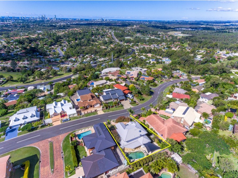 9 Renfrew Drive, Highland Park QLD 4211