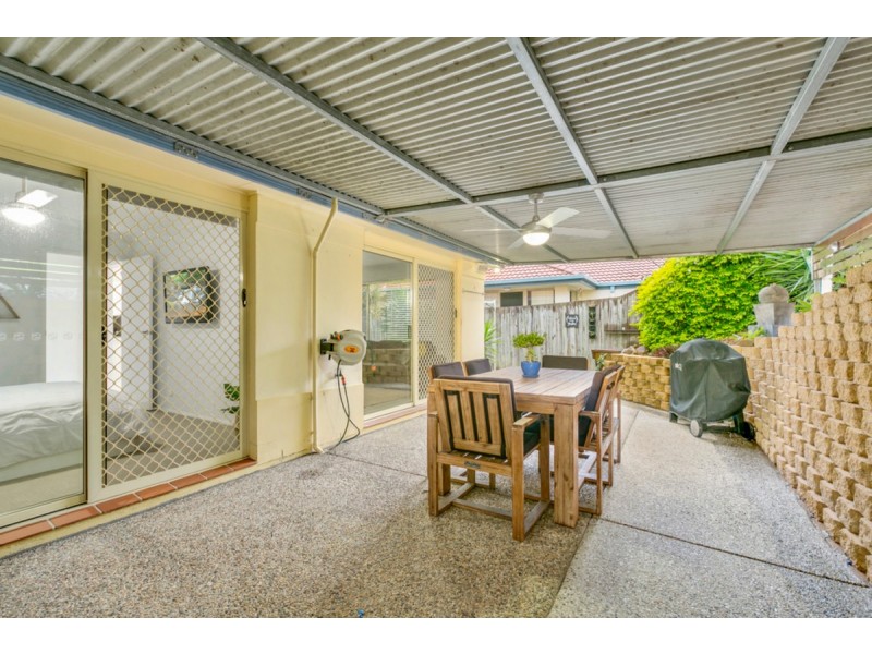 1/3 Kowhai Place, Nerang QLD 4211