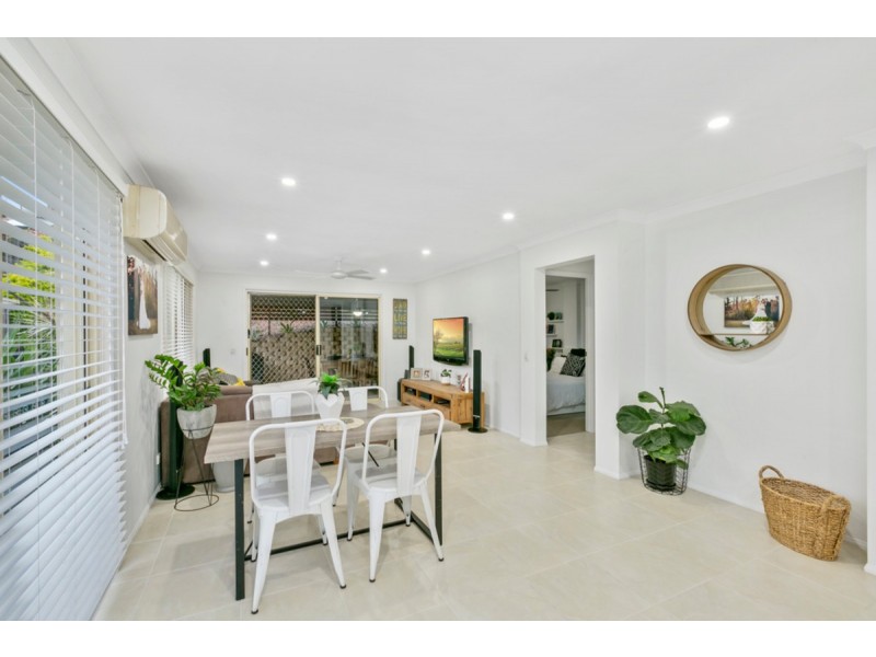 1/3 Kowhai Place, Nerang QLD 4211