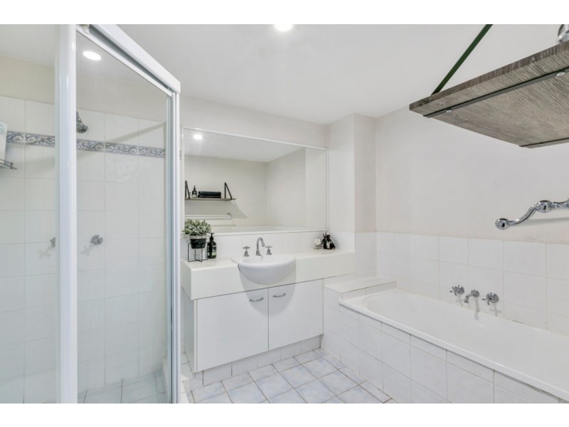 1/3 Kowhai Place, Nerang QLD 4211