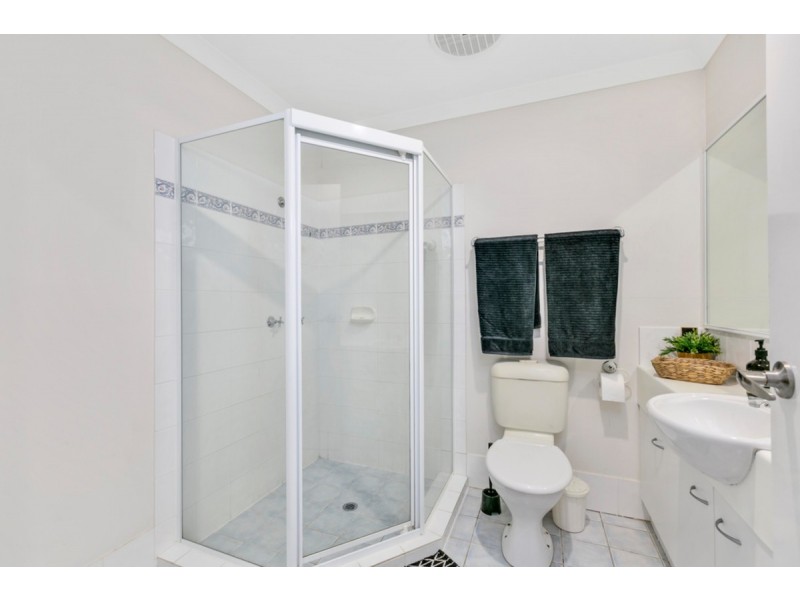 1/3 Kowhai Place, Nerang QLD 4211