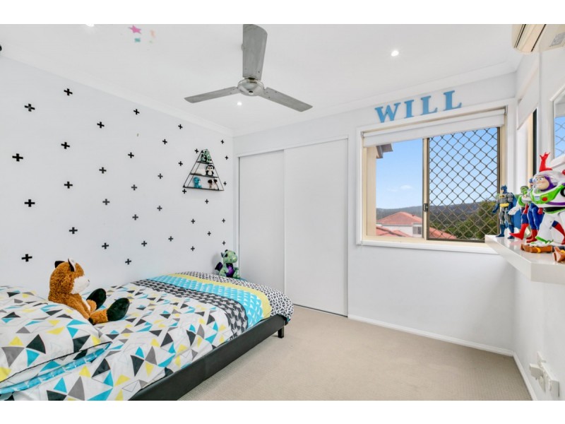 1/3 Kowhai Place, Nerang QLD 4211