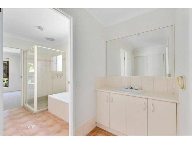 41 Paddington Drive, Carrara QLD 4211