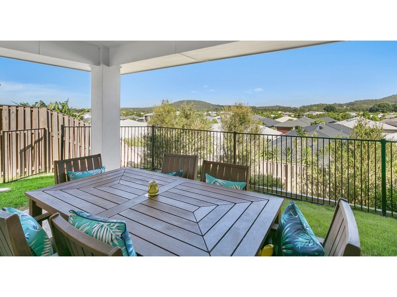 6 Hillstone Crescent, Maudsland QLD 4210