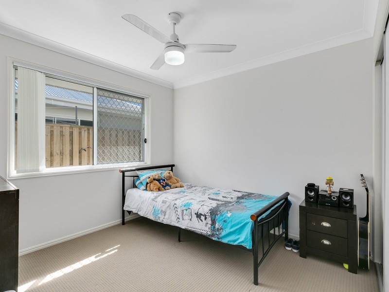 6 Hillstone Crescent, Maudsland QLD 4210