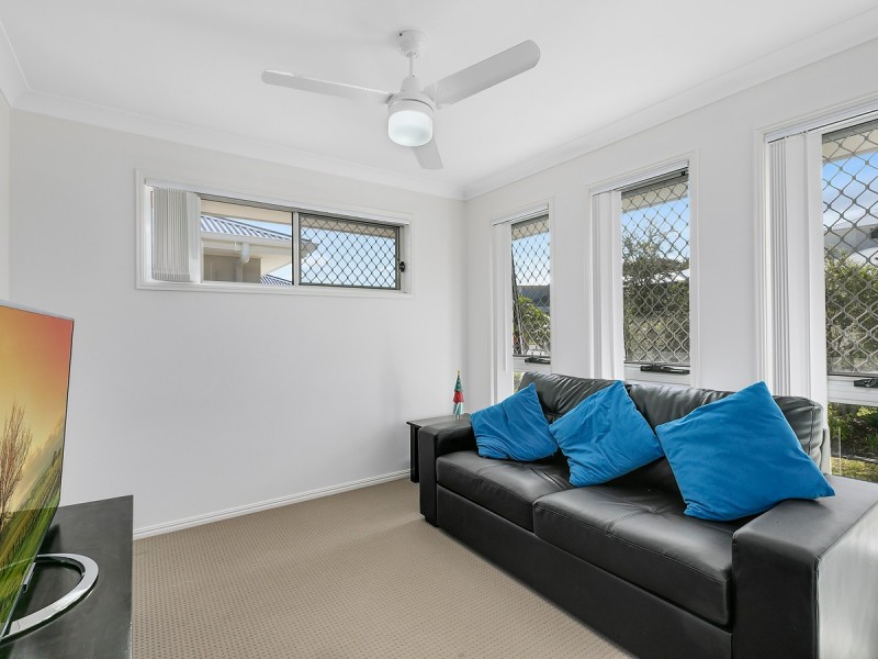 6 Hillstone Crescent, Maudsland QLD 4210