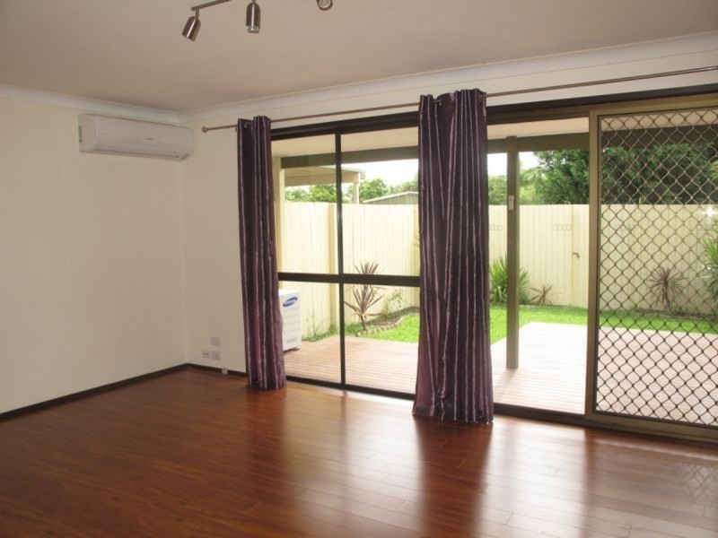 2/111 Little Usher Avenue, Labrador QLD 4215