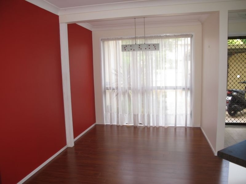 2/111 Little Usher Avenue, Labrador QLD 4215