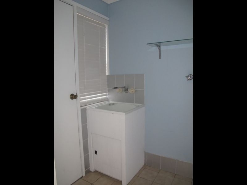 2/111 Little Usher Avenue, Labrador QLD 4215