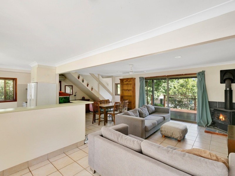 15 Yarraowee Drive, Nerang QLD 4211