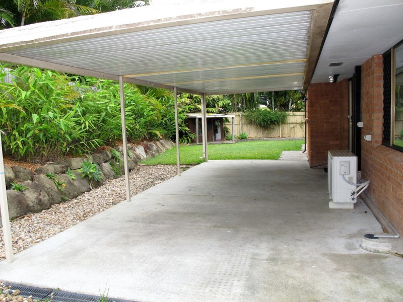 1 Clutha Court, Highland Park QLD 4211